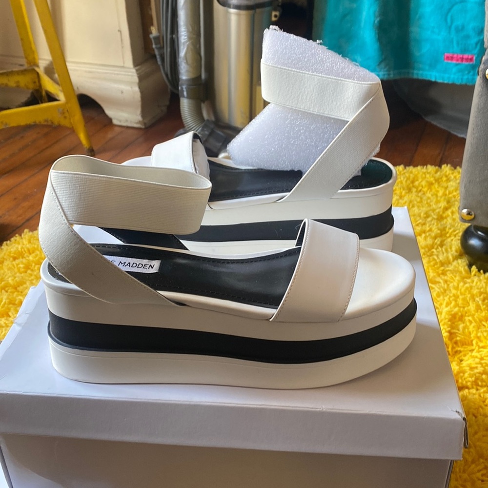 Steve Madden flatforms